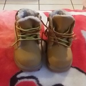 Baby rynos boots